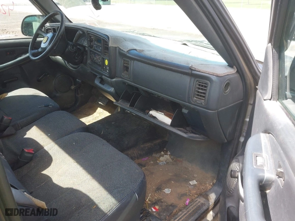 2000 Chevrolet Silverado 1500 with VIN 1GCEC14V2YE369725, listed as a IAAI auction lot 42088751 with 390,344 mi miles. Bid and sale history available at carsss.com. Image 5.