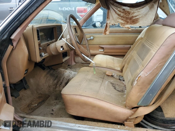 1980 Chevrolet El Camino z VIN 1W80HAK416341, wystawiony jako Copart lot #66942874 z przebiegiem 89 240 mil mil oraz Czysty tytuł • Clean title. Historia ofert i sprzedaży dostępna na DreamBid. Obrazek 7.