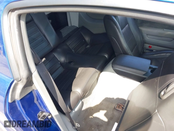 2008 Ford Mustang GT Deluxe z VIN 1ZVHT82H585192023, wystawiony jako IAAI lot #42170182 z przebiegiem 109 946 mil mil oraz . Historia ofert i sprzedaży dostępna na DreamBid. Obrazek 8.