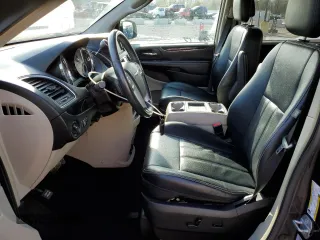 2015 Chrysler Town & Country Touring with VIN 2C4RC1BG8FR645492, listed as a Copart auction lot 51980835 with 117,958 mi miles and Non Repairable. Bid and sale history available at carsss.com. Image 7.