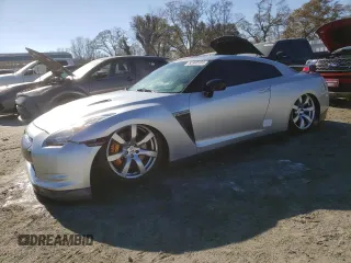 2009 Nissan GT-R Premium z VIN JN1AR54F49M252803, wystawiony jako Copart lot #83905134 z przebiegiem Nie podano mil oraz Nie do naprawy. Historia ofert i sprzedaży dostępna na DreamBid. Obrazek 1.