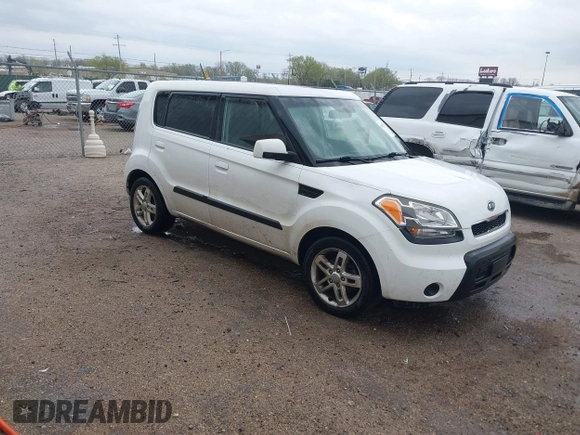 2010 Kia Soul + with VIN KNDJT2A21A7138288, listed as a IAAI auction lot 41922152 with 147,235 mi miles. Bid and sale history available at carsss.com. Image 1.