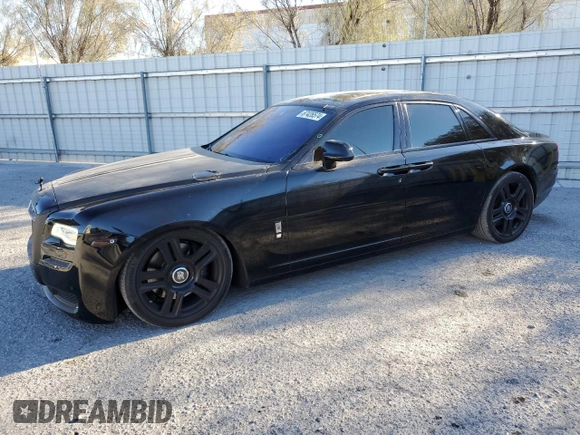 2015 Rolls-Royce Ghost z VIN SCA664S57FUX53185, wystawiony jako Copart lot #87426574 z przebiegiem 49 214 mil mil oraz Szkoda całkowita • Salvage title. Historia ofert i sprzedaży dostępna na DreamBid. Obrazek 1.
