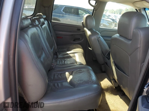 2006 Chevrolet Suburban LS with VIN 1GNFK16ZX6J130796, listed as a Copart auction lot 84627724 with 287,830 mi miles and Salvage Title. Bid and sale history available at carsss.com. Image 11.