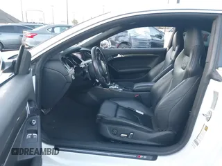 2013 Audi S5 Premium Plus z VIN WAUCGAFR2DA064204, wystawiony jako IAAI lot #42086797 z przebiegiem 113 634 mil mil oraz . Historia ofert i sprzedaży dostępna na DreamBid. Obrazek 5.