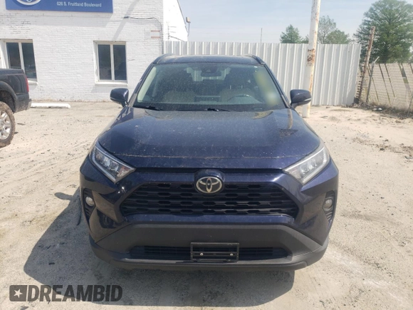 2019 Toyota RAV4 XLE with VIN 2T3W1RFV0KC027858, listed as a Copart auction lot 54301995 with 145,669 mi miles and Salvage Title. Bid and sale history available at carsss.com. Image 5.
