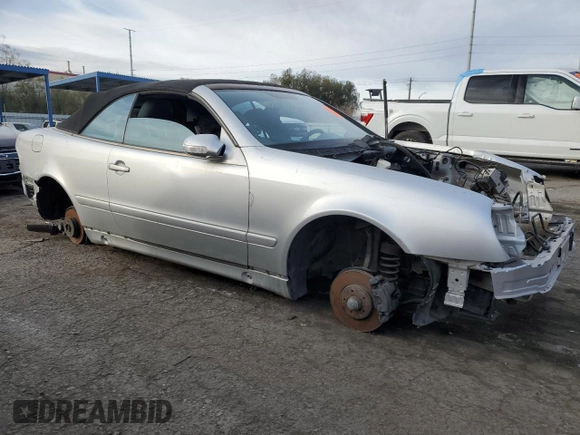 2001 Mercedes-Benz CLK 320/430 z VIN WDBLK70G51T092055, wystawiony jako Copart lot #38913294 z przebiegiem Nie podano mil oraz Nie do naprawy • Non repairable. Historia ofert i sprzedaży dostępna na DreamBid. Obrazek 4.