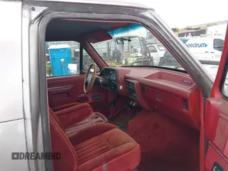 1987 Ford Bronco Custom with VIN 1FMEU15H4HLA38822, listed as a IAAI auction lot 41980537 with 81,328 mi miles. Bid and sale history available at carsss.com. Image 5.