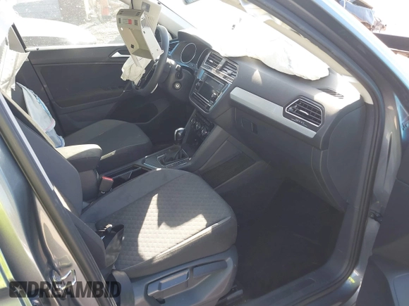 2020 Volkswagen Tiguan S with VIN 3VV1B7AX3LM182198, listed as a IAAI auction lot 41027182 with 44,884 mi miles and . Bid and sale history available at DreamBid. Image 5.