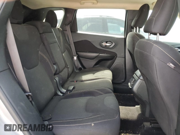 2016 Jeep Cherokee Latitude with VIN 1C4PJMCB5GW210133, listed as a Copart auction lot 61161545 with 222,461 mi miles and Clean title. Bid and sale history available at DreamBid. Image 11.