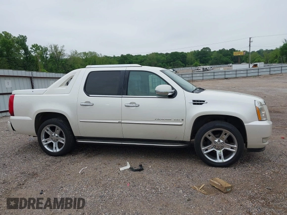 2007 Cadillac Escalade EXT with VIN 3GYFK62817G141539, listed as a IAAI auction lot 42022337 with 211,440 mi miles. Bid and sale history available at carsss.com. Image 13.