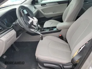 2019 Hyundai Sonata SE z VIN 5NPE24AF5KH759372, wystawiony jako Copart lot #58020925 z przebiegiem 61 363 mil mil oraz Szkoda całkowita • Salvage title. Historia ofert i sprzedaży dostępna na DreamBid. Obrazek 7.