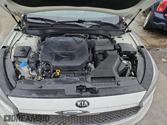 2017 Kia Cadenza Premium with VIN KNALC4J17H5049226, listed as a Copart auction lot 82413564 with 172,903 mi miles and Clean Title. Bid and sale history available at carsss.com. Image 7.