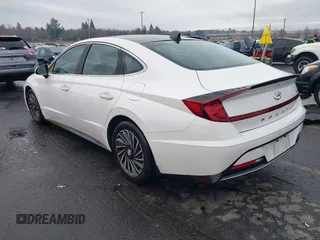 2020 Hyundai Sonata Hybrid Limited with VIN KMHL54JJ4LA015219, listed as a IAAI auction lot 41484462 with 32,725 mi miles. Bid and sale history available at carsss.com. Image 3.