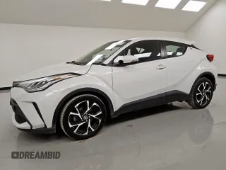 2021 Toyota C-HR LE z VIN NMTKHMBX0MR120577, wystawiony jako Copart lot #57019105 z przebiegiem 152 488 mil mil oraz Czysty tytuł • Clean title. Historia ofert i sprzedaży dostępna na DreamBid. Obrazek 1.