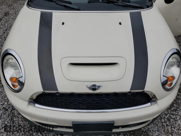 2012 MINI Hardtop S with VIN WMWSV3C53CTY27834, listed as a Copart auction lot 52616845 with 66,919 mi miles and Salvage Title. Bid and sale history available at DreamBid. Image 11.