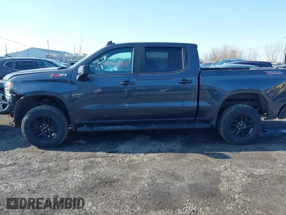 2020 Chevrolet Silverado 1500 LT Trail Boss with VIN 1GCPYFED3LZ352799, listed as a IAAI auction lot 41745030 with 31,194 mi miles. Bid and sale history available at carsss.com. Image 14.