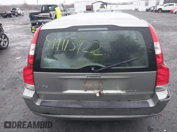 2006 Volvo V70 2.4L with VIN YV1SW640X62590834, listed as a IAAI auction lot 41113922 with 253,254 mi miles. Bid and sale history available at carsss.com. Image 16.