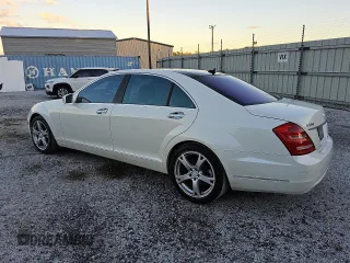 2011 Mercedes-Benz S-Class S 550 with VIN WDDNG7BB0BA401804, listed as a Copart auction lot 81558984 with 188,875 mi miles and Clean Title. Bid and sale history available at carsss.com. Image 2.