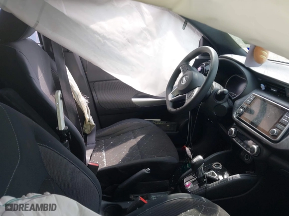 2018 Nissan Kicks SV with VIN 3N1CP5CU1JL533504, listed as a IAAI auction lot 41670961 with 74,737 mi miles. Bid and sale history available at carsss.com. Image 5.