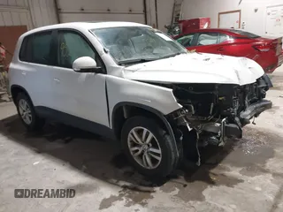 2013 Volkswagen Tiguan SE с VIN WVGBV3AX8DW622979, выставлен на аукционе IAAI как лот 41729527 с пробегом 76 774 миль миль и . История ставок и продаж доступна на DreamBid. Изображение 1.