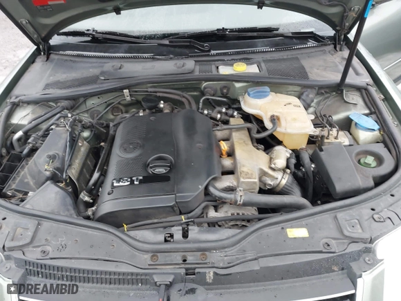 2003 Volkswagen Passat GLS with VIN WVWPD63B33E022262, listed as a IAAI auction lot 41466620 with 249,726 mi miles. Bid and sale history available at carsss.com. Image 10.