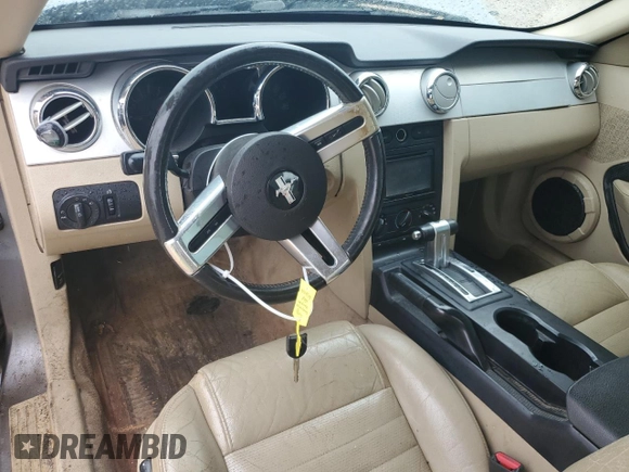 2006 Ford Mustang GT Deluxe z VIN 1ZVFT82H665215104, wystawiony jako Copart lot #51335245 z przebiegiem 202 407 mil mil oraz Szkoda całkowita • Salvage title. Historia ofert i sprzedaży dostępna na DreamBid. Obrazek 8.