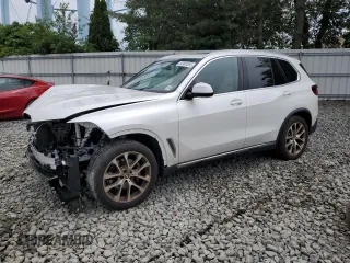 2022 BMW X5 xDrive40i with VIN 5UXCR6C06N9J95802, listed as a Copart auction lot 62463555 with 36,190 mi miles and Salvage title. Bid and sale history available at DreamBid. Image 1.