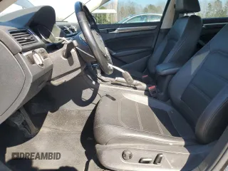 2018 Volkswagen Passat SE z VIN 1VWBA7A33JC032736, wystawiony jako Copart lot #48793675 z przebiegiem 171 726 mil mil oraz Szkoda całkowita • Salvage title. Historia ofert i sprzedaży dostępna na DreamBid. Obrazek 7.