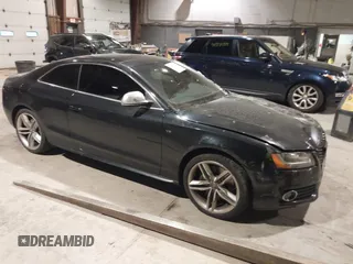 2008 Audi S5 with VIN WAURV78T18A011012, listed as a IAAI auction lot 41371023 with 112,736 mi miles. Bid and sale history available at carsss.com. Image 1.