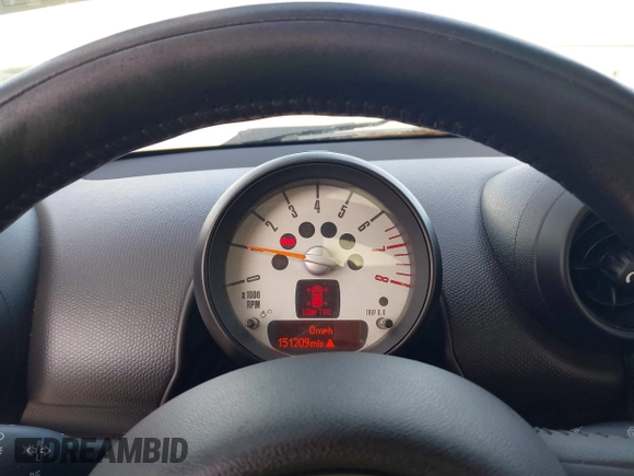 2013 MINI Countryman with VIN WMWZB3C5XDWM31035, listed as a IAAI auction lot 42543943 with 151,209 mi miles and . Bid and sale history available at DreamBid. Image 7.