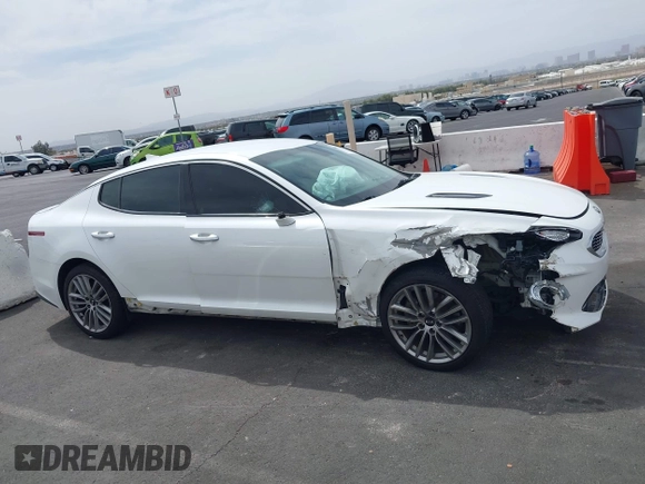 2018 Kia Stinger with VIN KNAE15LA8J6031125, listed as a IAAI auction lot 41928665 with 82,003 mi miles. Bid and sale history available at carsss.com. Image 13.