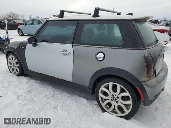 2006 MINI Hardtop S z VIN WMWRE33556TN29417, wystawiony jako Copart lot #42712575 z przebiegiem 265 492 mil mil oraz Czysty tytuł • Clean title. Historia ofert i sprzedaży dostępna na DreamBid. Obrazek 2.
