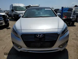 2017 Hyundai Sonata Hybrid Limited with VIN KMHE34L15HA044599, listed as a Copart auction lot 54274143 with 106,525 mi miles. Bid and sale history available at carsss.com. Image 5.