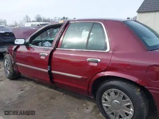 2006 Mercury Grand Marquis GS with VIN 2MEFM74V66X645094, listed as a IAAI auction lot 41611115 with 1 mi miles. Bid and sale history available at carsss.com. Image 14.