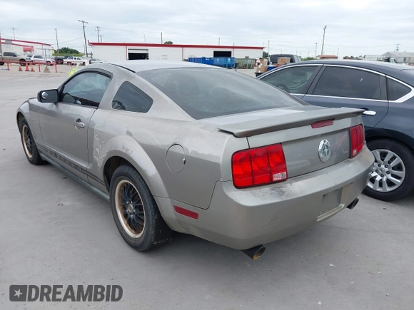 2008 Ford Mustang Deluxe with VIN 1ZVHT80N485143307, listed as a IAAI auction lot 42661093 with 155,133 mi miles and . Bid and sale history available at DreamBid. Image 3.