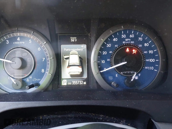 2015 Toyota Sienna XLE with VIN 5TDYK3DC6FS645065, listed as a IAAI auction lot 41937548 with 355,732 mi miles. Bid and sale history available at carsss.com. Image 7.