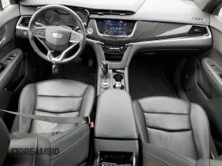 2022 Cadillac XT6 Premium Luxury z VIN 1GYKPDRSXNZ161744, wystawiony jako Copart lot #54901995 z przebiegiem 24 994 mil mil oraz Szkoda całkowita • Salvage title. Historia ofert i sprzedaży dostępna na DreamBid. Obrazek 8.