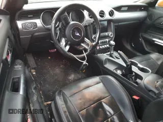 2019 Ford Mustang EcoBoost z VIN 1FA6P8TH4K5138092, wystawiony jako Copart lot #44217334 z przebiegiem 91 743 mil mil oraz Szkoda całkowita • Salvage title. Historia ofert i sprzedaży dostępna na DreamBid. Obrazek 8.