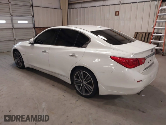 2016 Infiniti Q50 3.0t Premium with VIN JN1EV7APXGM303157, listed as a IAAI auction lot 41292630 with 108,876 mi miles. Bid and sale history available at carsss.com. Image 3.