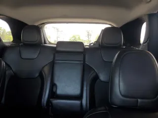 2019 Jeep Cherokee Latitude Plus z VIN 1C4PJLLB7KD241334, wystawiony jako Copart lot #52323575 z przebiegiem 82 570 mil mil oraz Szkoda całkowita • Salvage title. Historia ofert i sprzedaży dostępna na DreamBid. Obrazek 10.