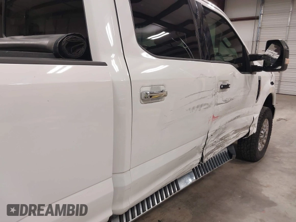 2020 Ford F-250 XL z VIN 1FT7W2B65LED67610, wystawiony jako IAAI lot #41288173 z przebiegiem 160 730 mil mil oraz . Historia ofert i sprzedaży dostępna na DreamBid. Obrazek 18.