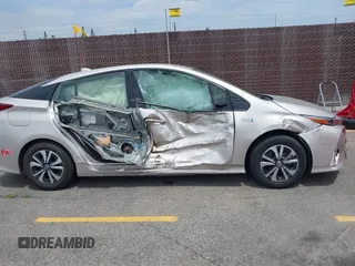 2017 Toyota Prius Plus with VIN JTDKARFP2H3062718, listed as a IAAI auction lot 42207527 with 91,707 mi miles and . Bid and sale history available at DreamBid. Image 13.
