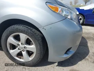 2014 Toyota Sienna LE AAS with VIN 5TDKK3DC2ES440251, listed as a IAAI auction lot 41803952 with 88,691 mi miles. Bid and sale history available at carsss.com. Image 6.