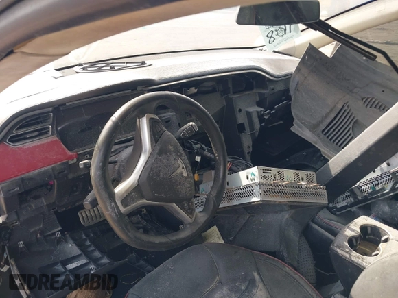 2013 Tesla Model S Performance с VIN 5YJSA1DP2DFP05411, выставлен на аукционе IAAI как лот 42705130 с пробегом Не указан миль и . История ставок и продаж доступна на DreamBid. Изображение 7.