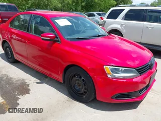 2011 Volkswagen Jetta SE with VIN 3VWDZ7AJ0BM356422, listed as a IAAI auction lot 42600684 with 200,556 mi miles and . Bid and sale history available at DreamBid. Image 1.