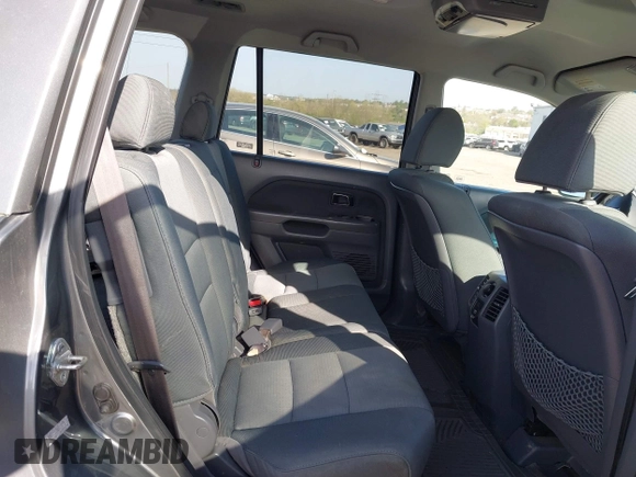 2008 Honda Pilot VP with VIN 5FNYF18208B008772, listed as a IAAI auction lot 42098599 with 186,981 mi miles and . Bid and sale history available at DreamBid. Image 8.