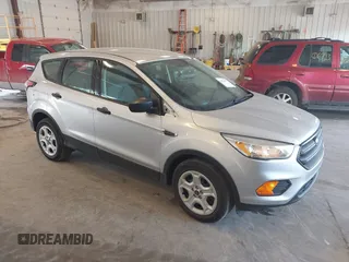 2017 Ford Escape S z VIN 1FMCU0F73HUA92372, wystawiony jako IAAI lot #42518377 z przebiegiem 88 231 mil mil oraz . Historia ofert i sprzedaży dostępna na DreamBid. Obrazek 1.
