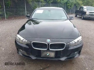 2013 BMW 3 Series 328i xDrive z VIN WBA3B5C58DF598267, wystawiony jako IAAI lot #42368885 z przebiegiem 147 029 mil mil oraz . Historia ofert i sprzedaży dostępna na DreamBid. Obrazek 6.