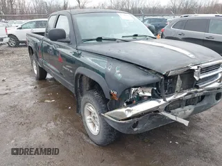 2000 Dodge Dakota Sport with VIN 1B7GG22N3YS539484, listed as a IAAI auction lot 41748568 with 290,117 mi miles. Bid and sale history available at carsss.com. Image 6.